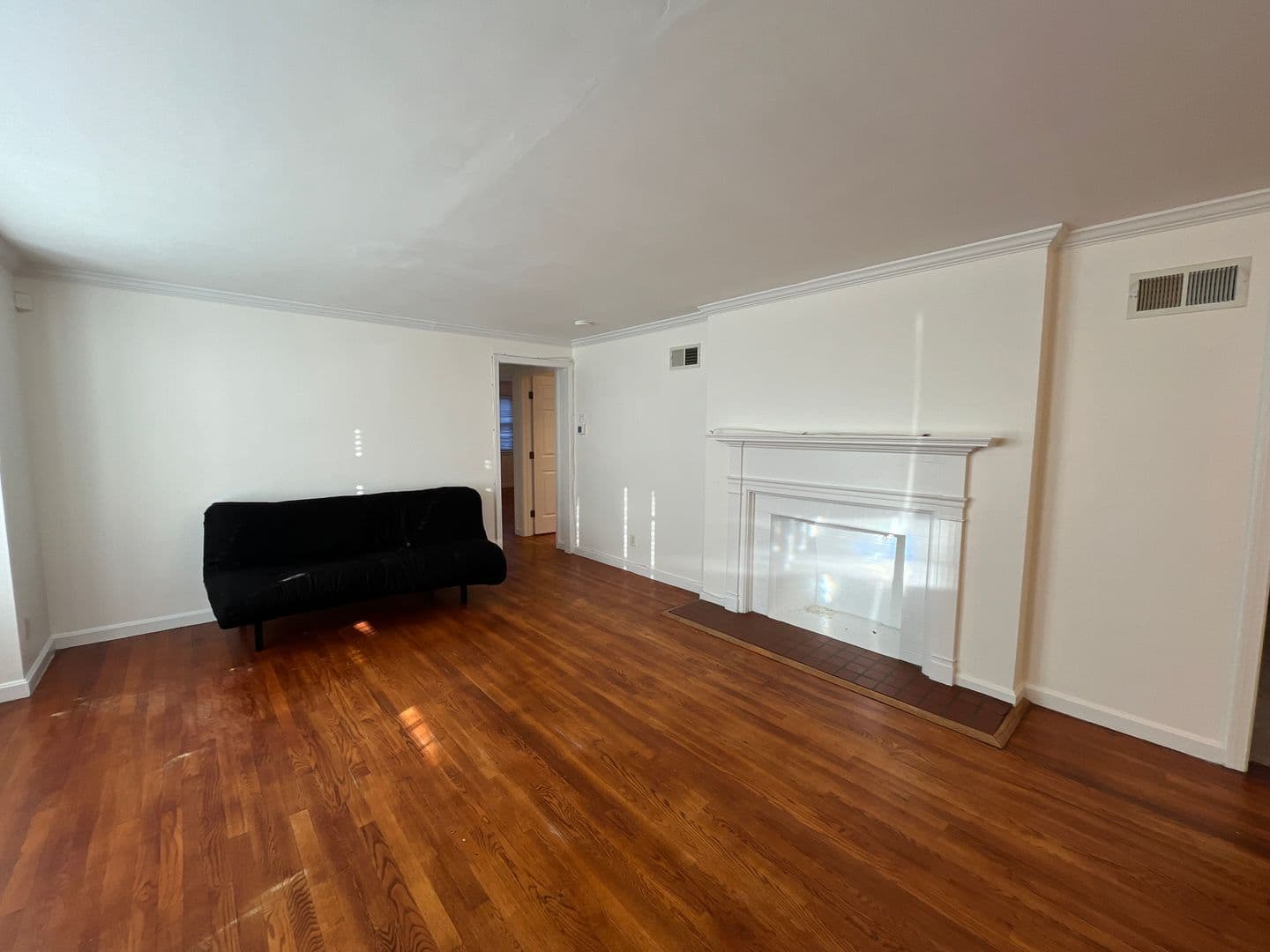County Apartment: New Haven