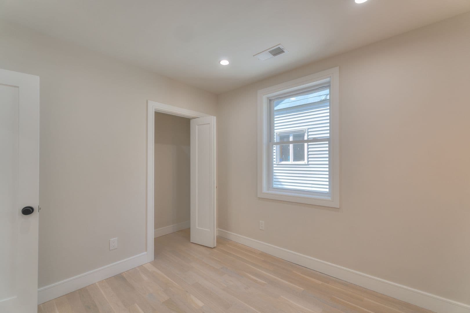 New Haven Apartment: 123 Winchester