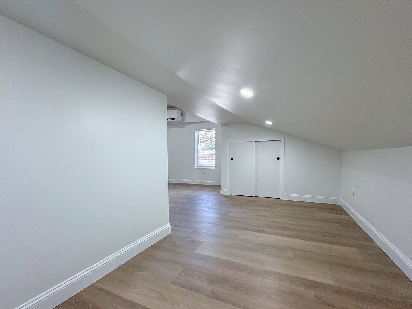County Apartment: New Haven