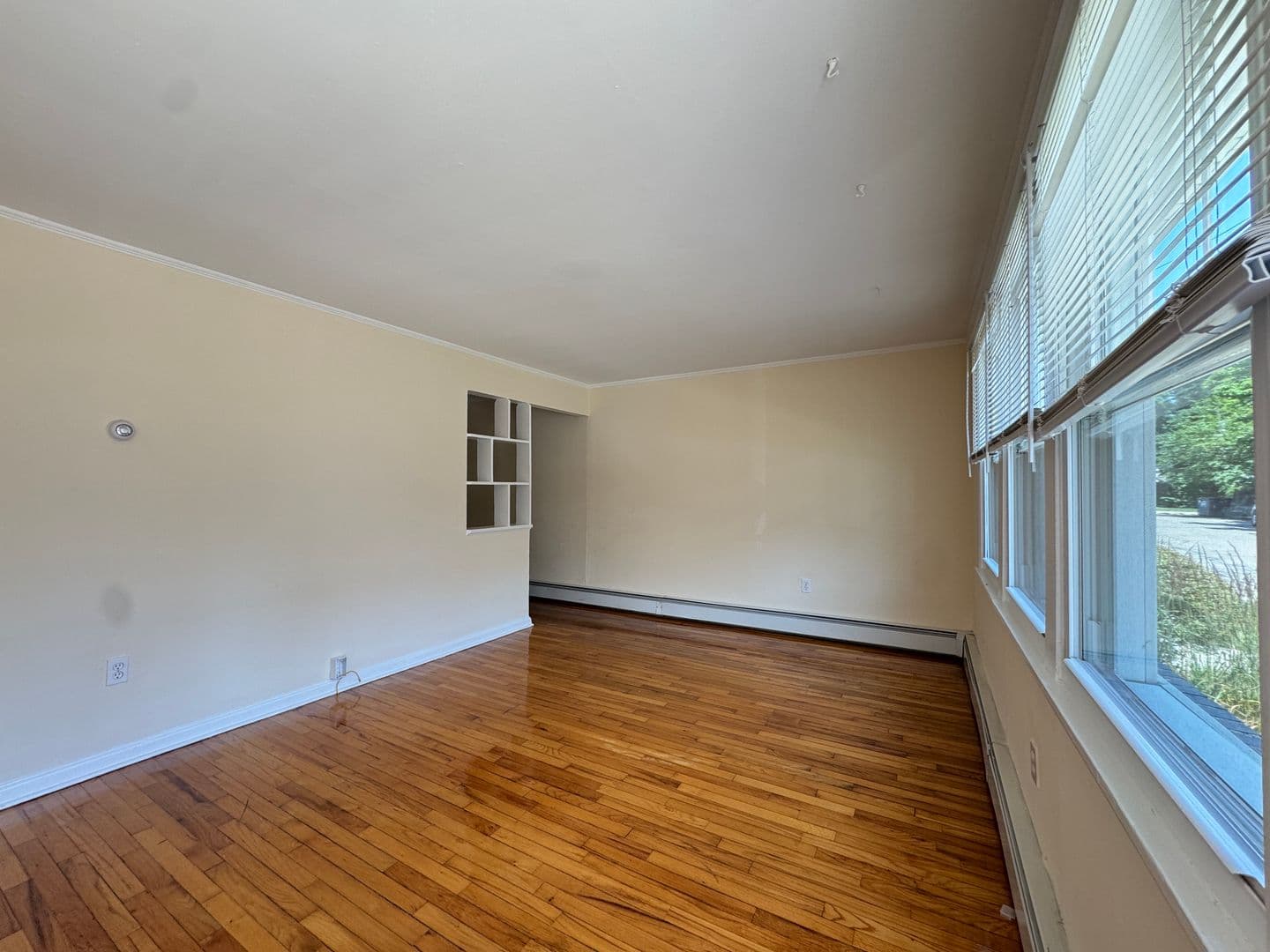 West Haven Townhome: 785 Savin Avenue