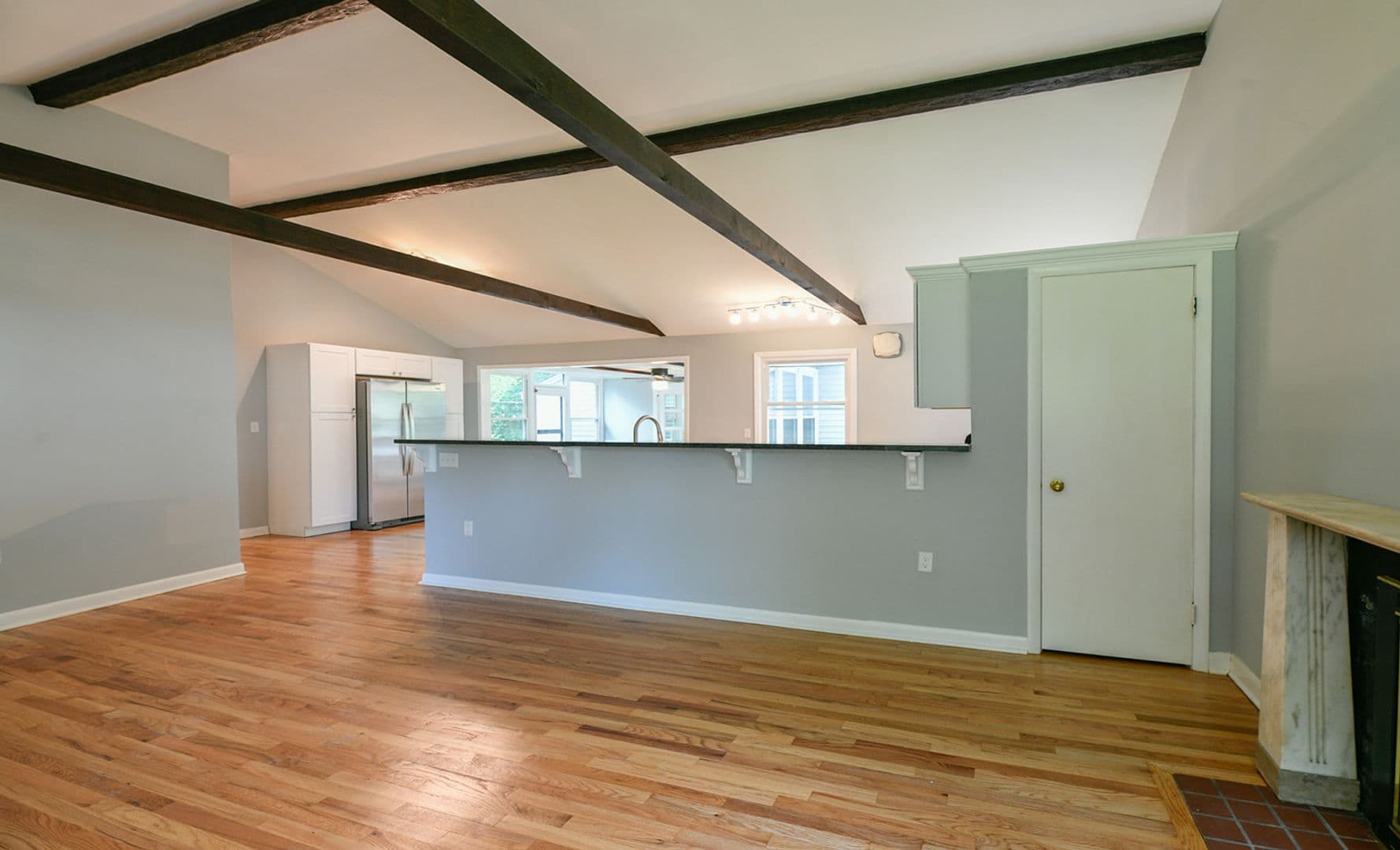 Hamden House: 95 Riverside Drive
