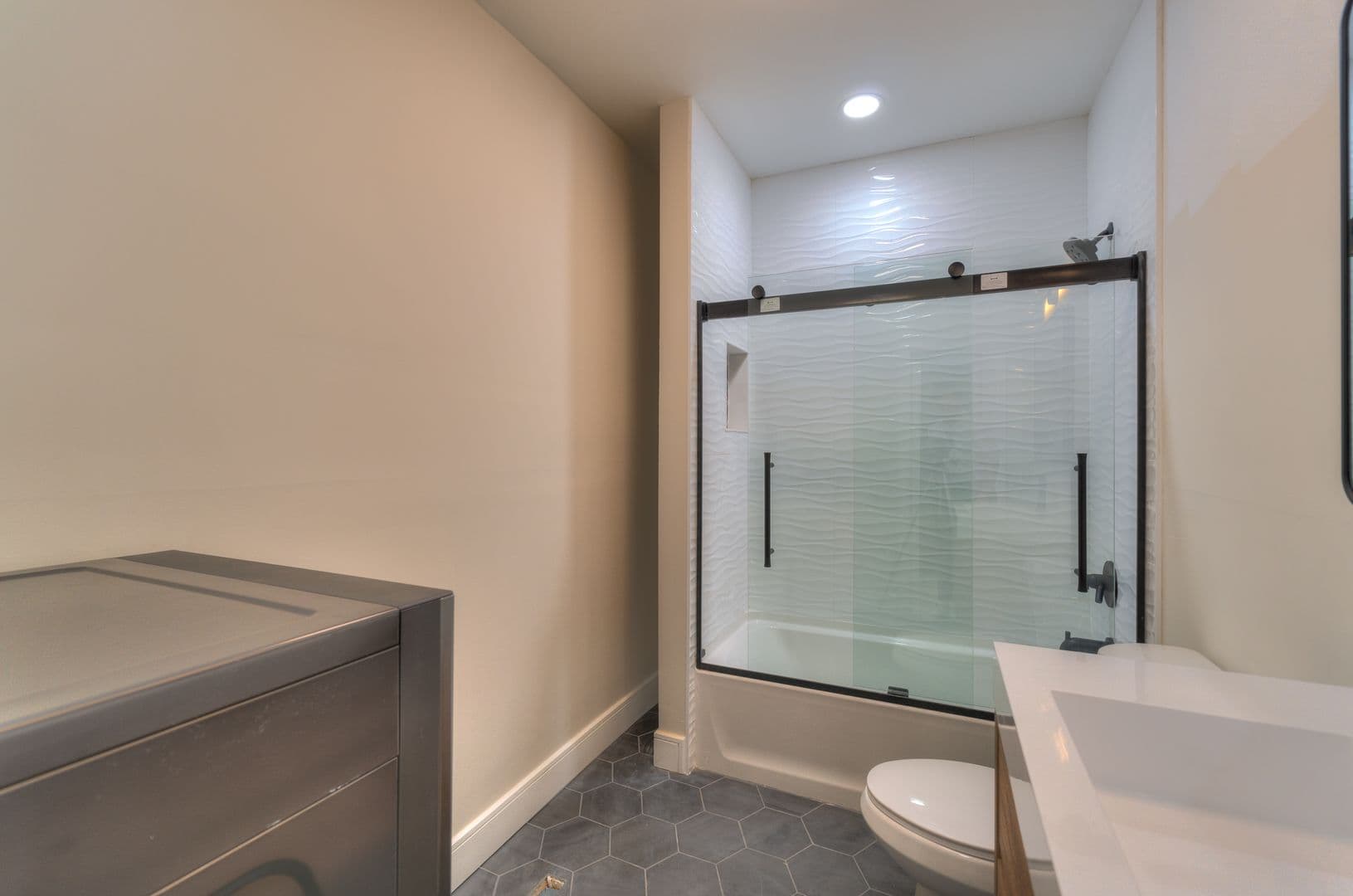 New Haven Apartment: 123 Winchester