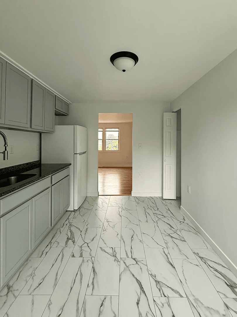 County Apartment: New Haven