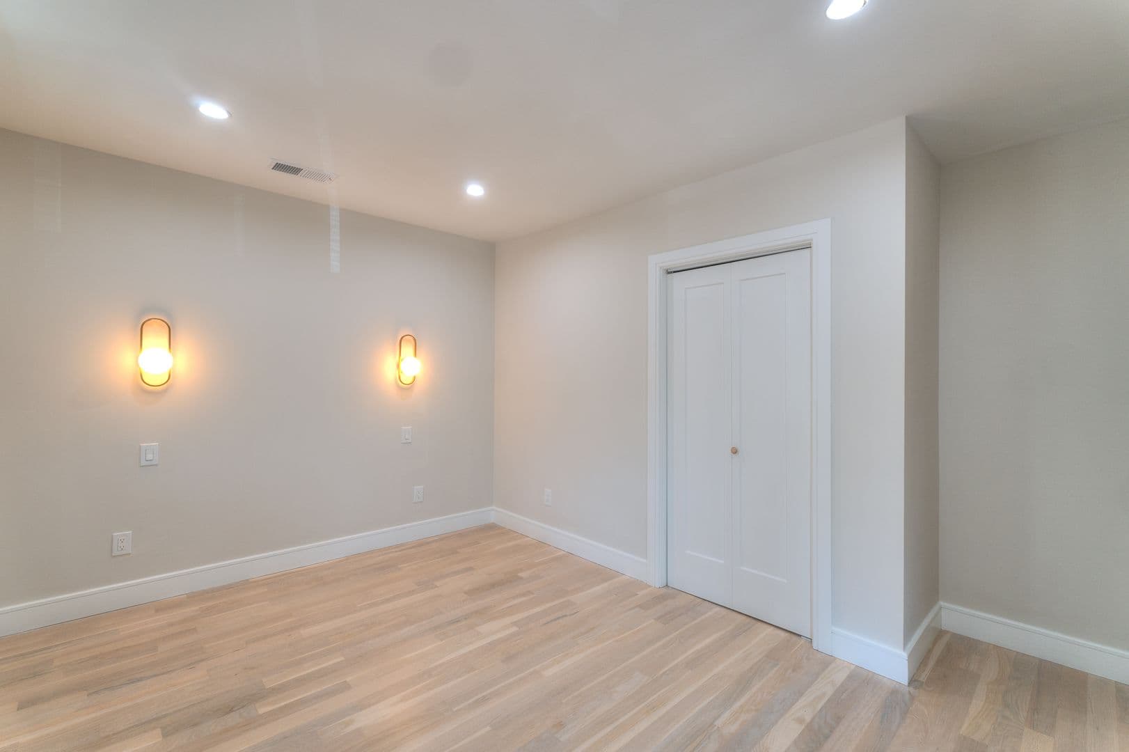 New Haven Apartment: 123 Winchester