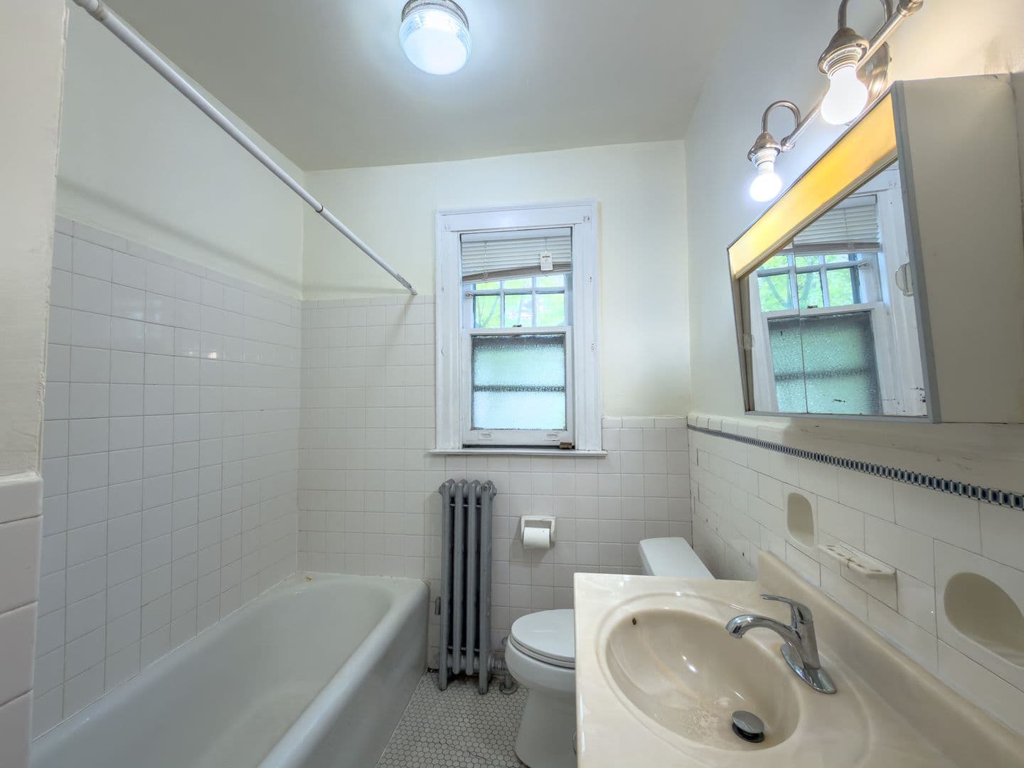 New Haven, Apartment: 27-29 Cottage Street