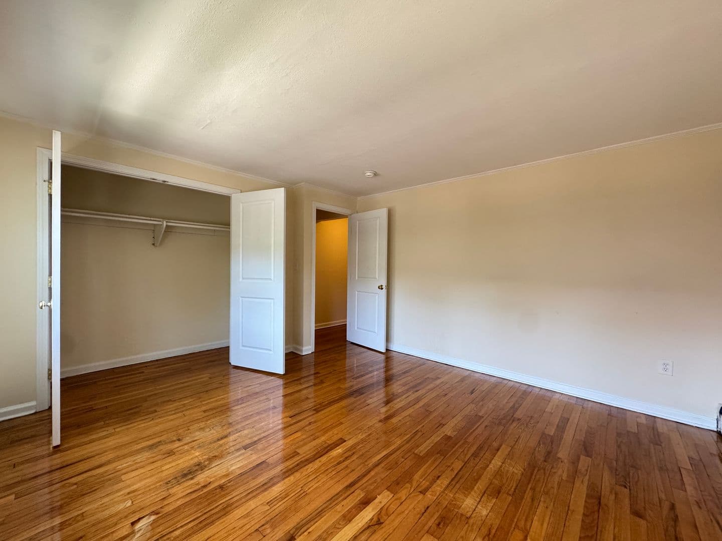 West Haven Townhome: 785 Savin Avenue