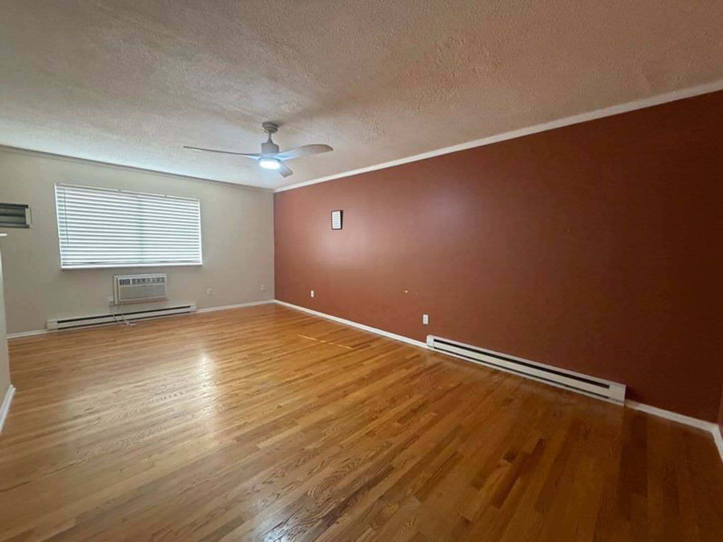 Meriden Condo: 181 Hicks St