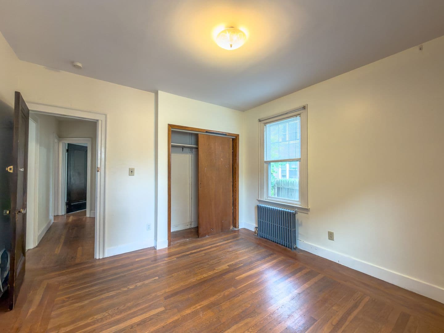 New Haven, Apartment: 27-29 Cottage Street