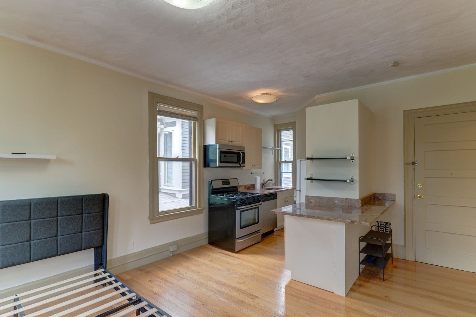 New Haven Apartment: 244 Edwards St.