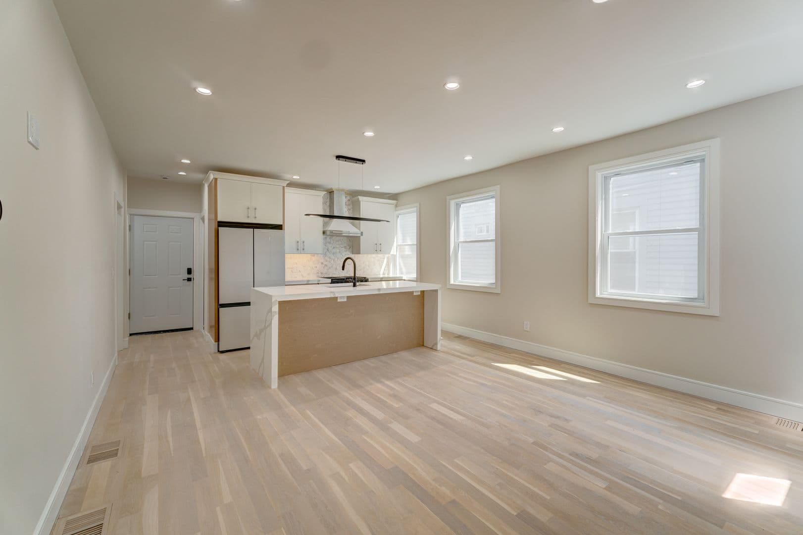New Haven Apartment: 123 Winchester