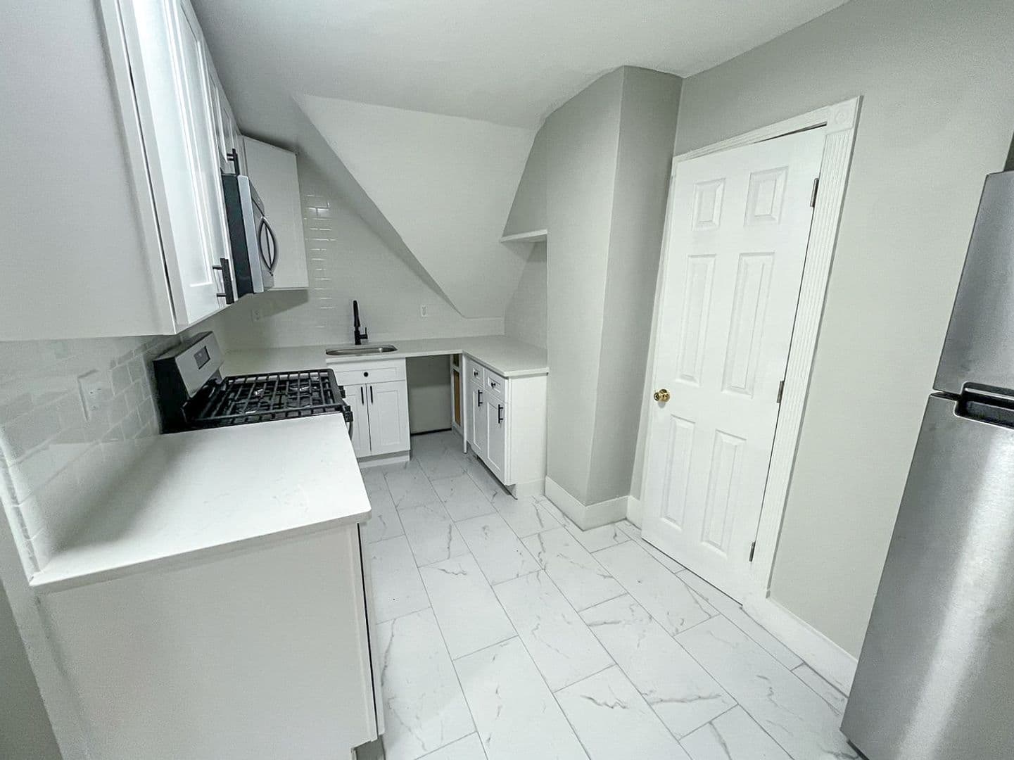 New Haven Apartment: 817 State Street