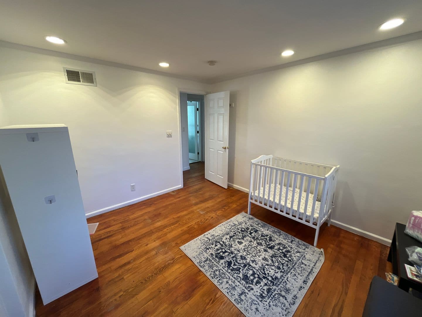 County Apartment: New Haven