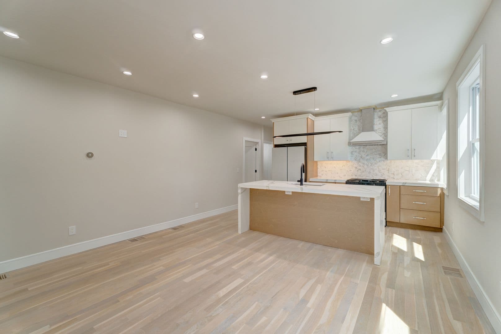 New Haven Apartment: 123 Winchester