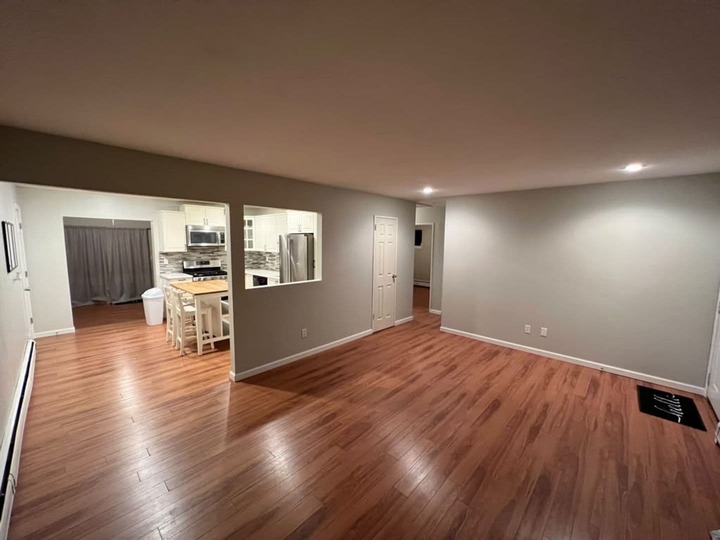 East Haven House: 31 Hellstrom Rd
