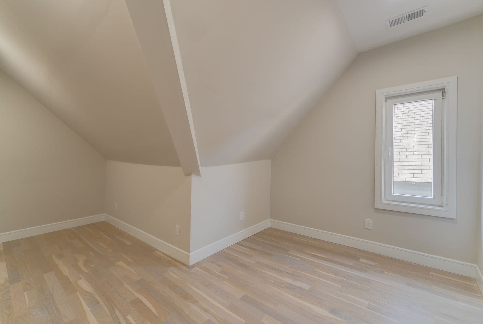 New Haven Apartment: 123 Winchester