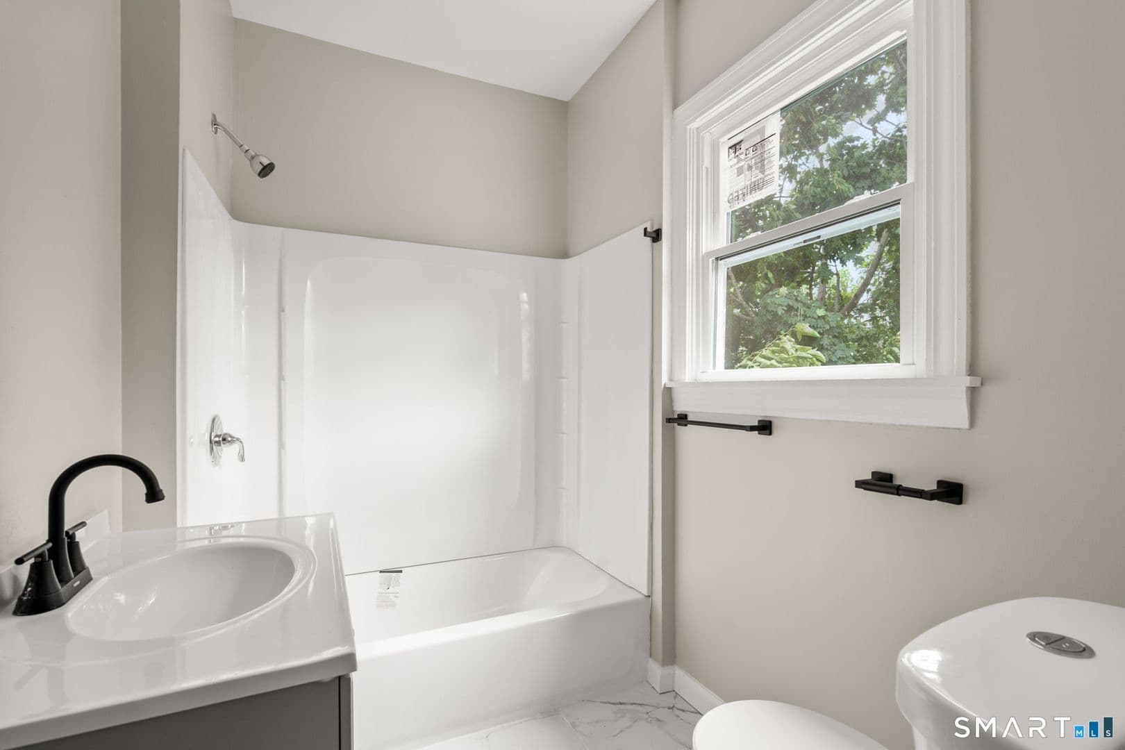 West Haven Apartment: 94 Thomas St
