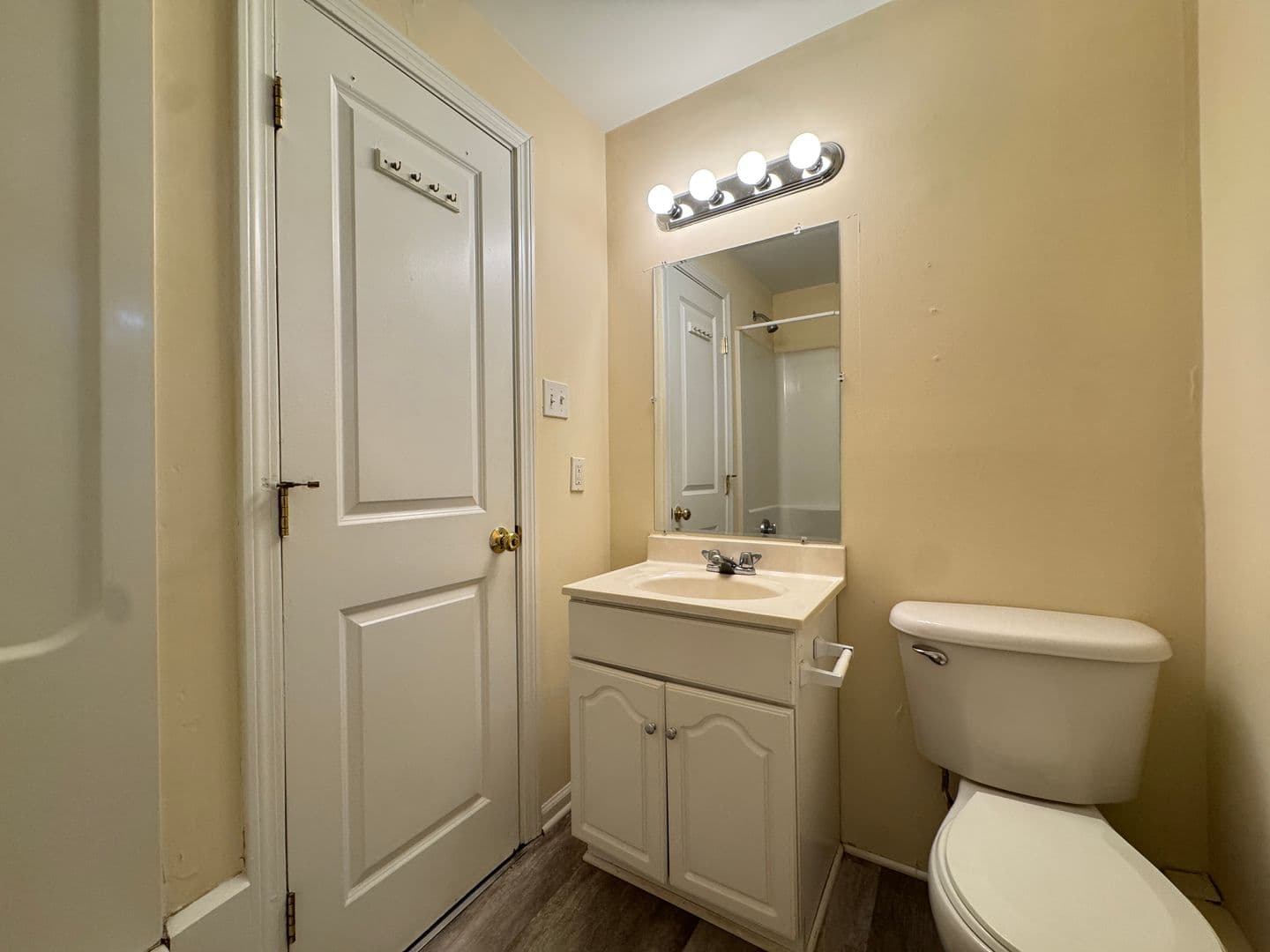 West Haven Townhome: 785 Savin Avenue