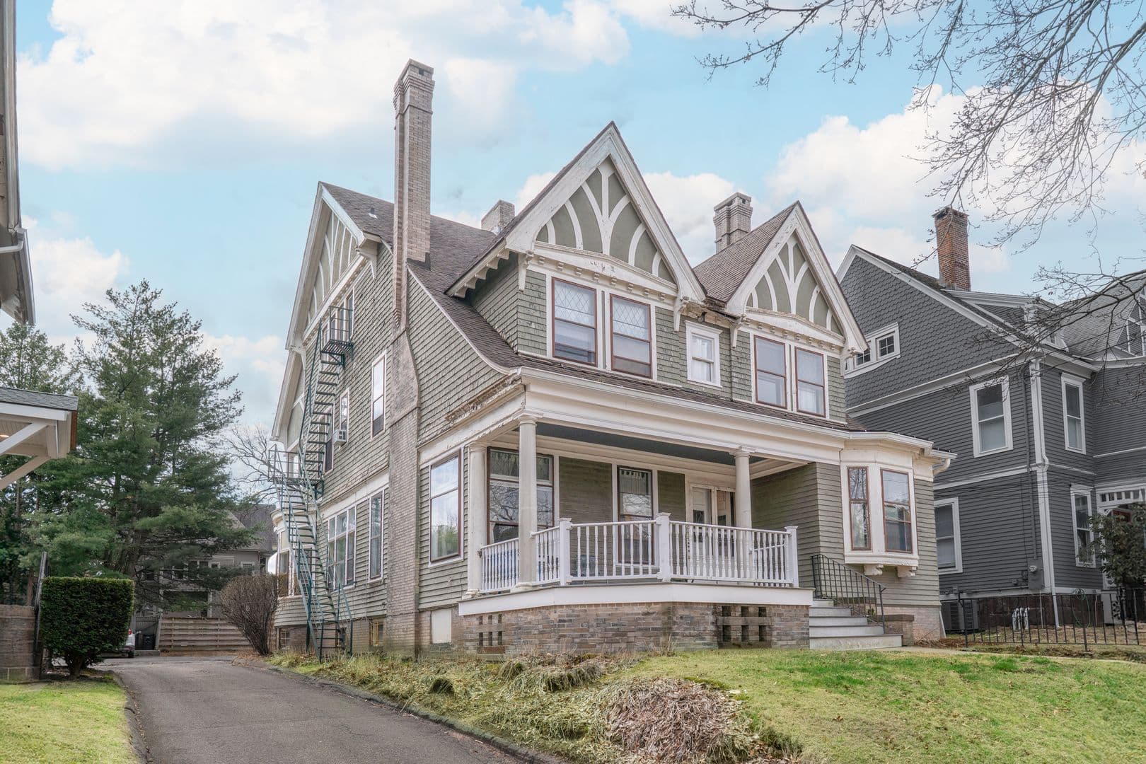 New Haven Apartment: 244 Edwards St.