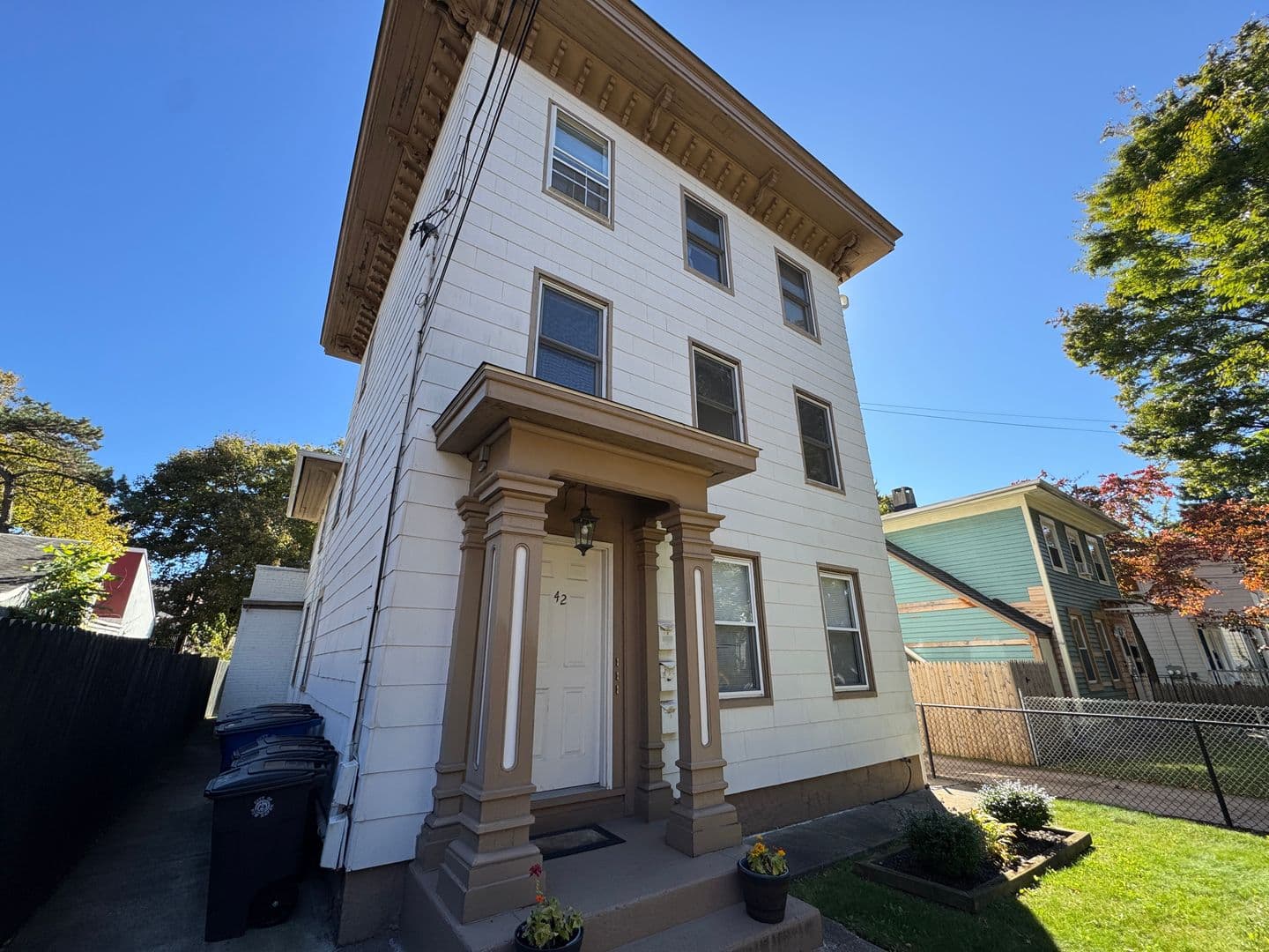 New Haven Apartment: 42 William St