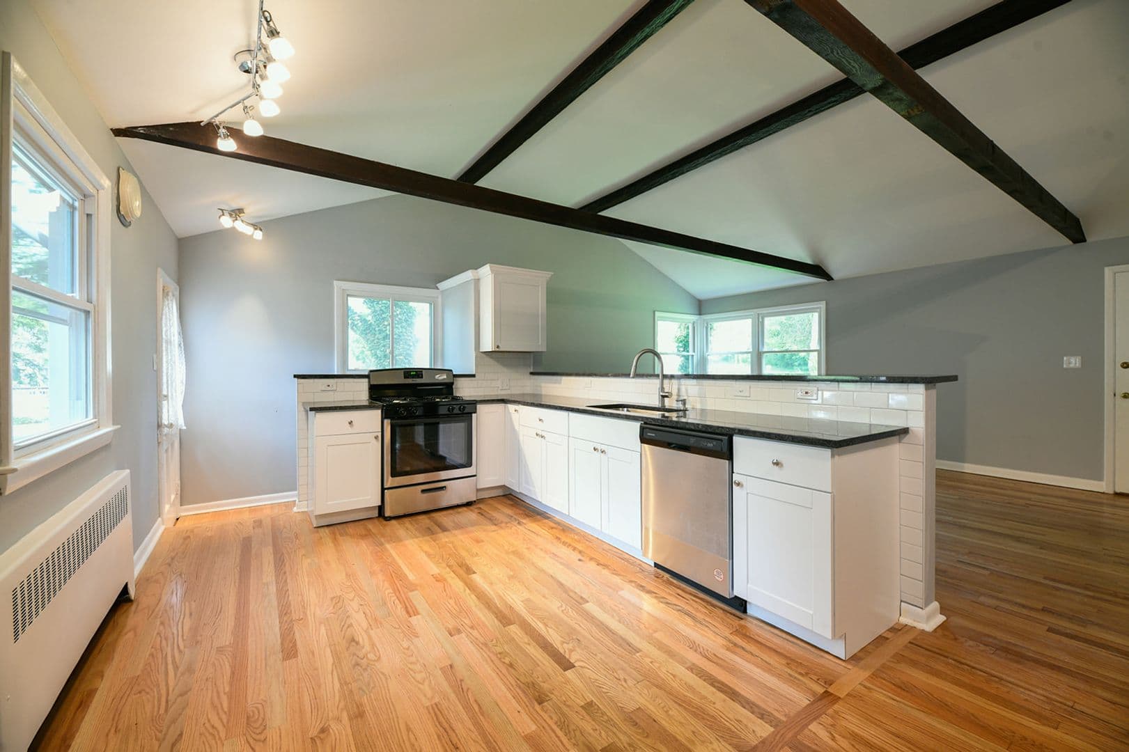 Hamden House: 95 Riverside Drive