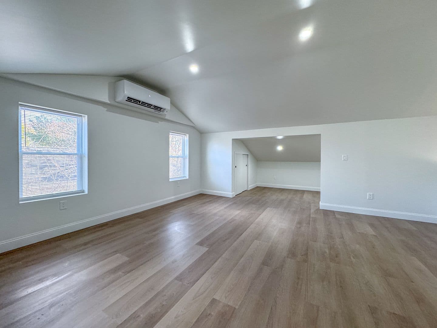 County Apartment: New Haven