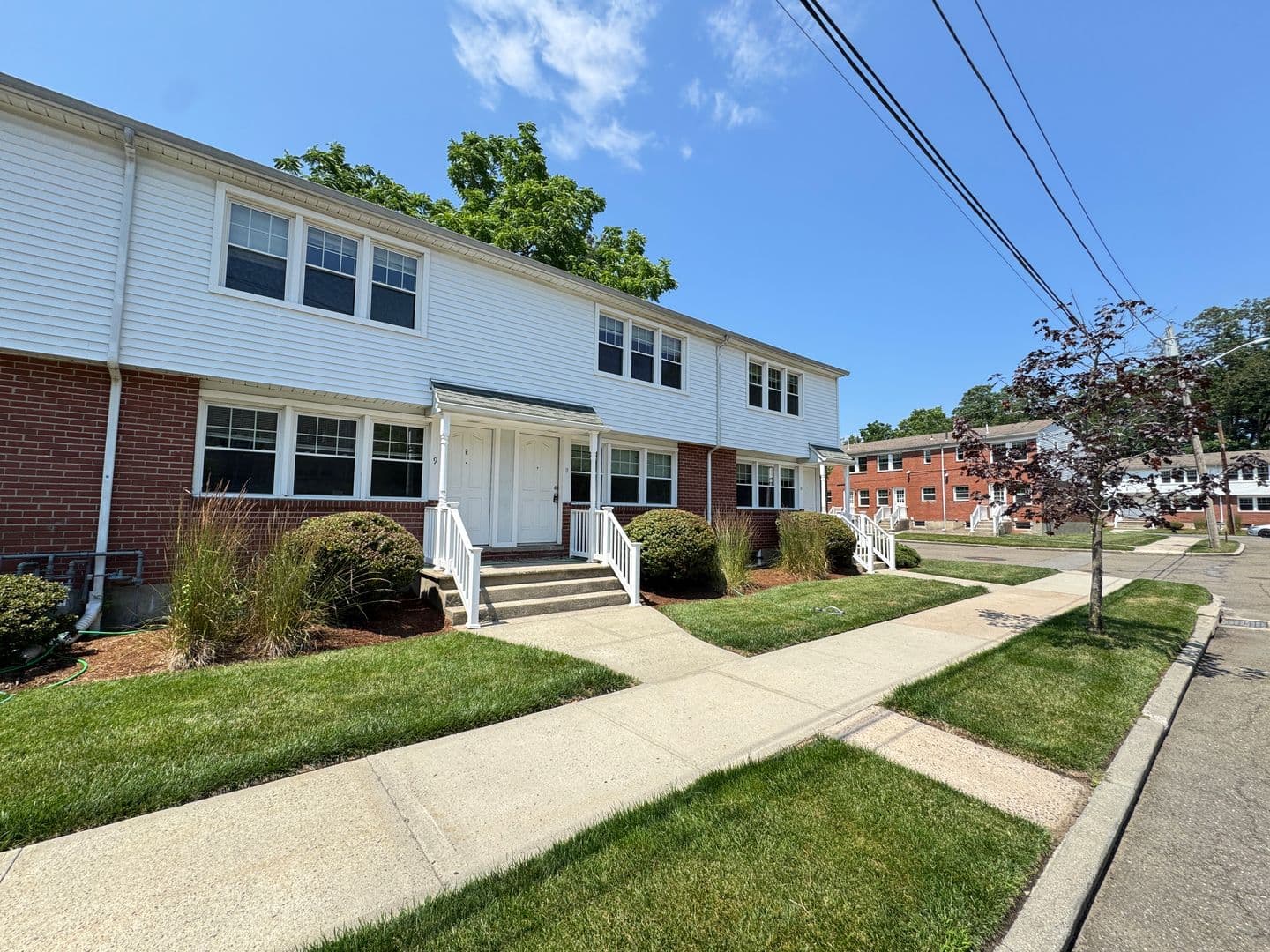 West Haven Townhome: 785 Savin Avenue