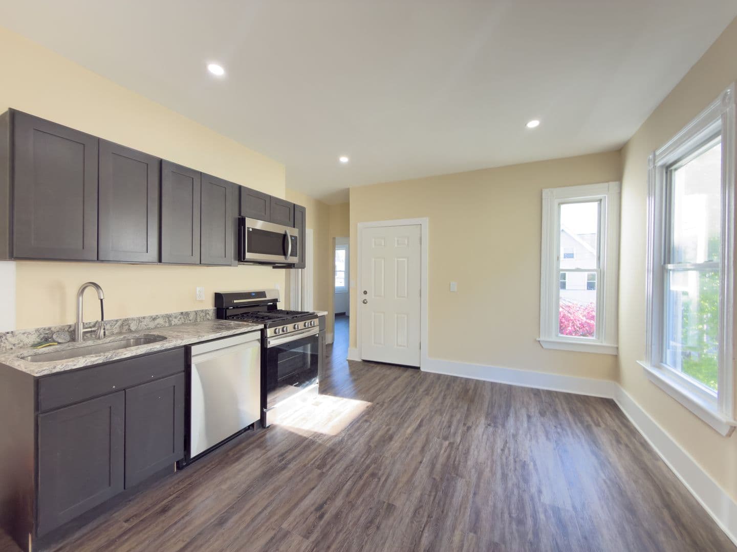 County Apartment: New Haven