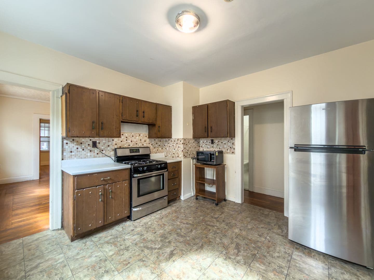 New Haven, Apartment: 27-29 Cottage Street