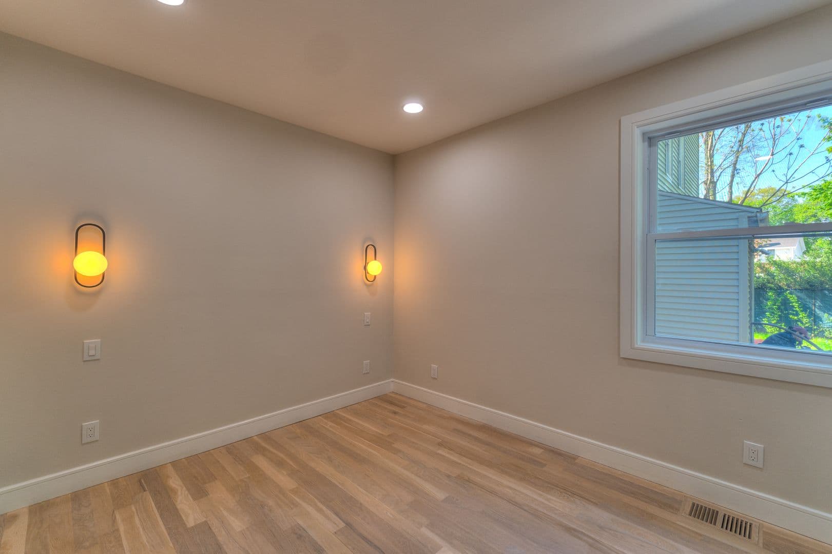 New Haven Apartment: 123 Winchester