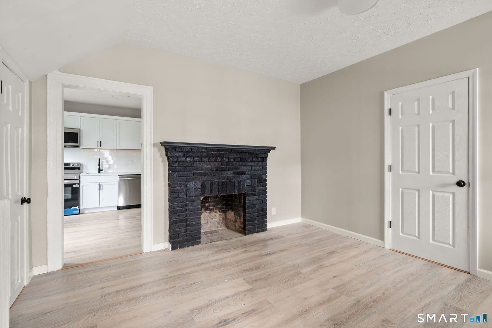 West Haven Apartment: 94 Thomas St