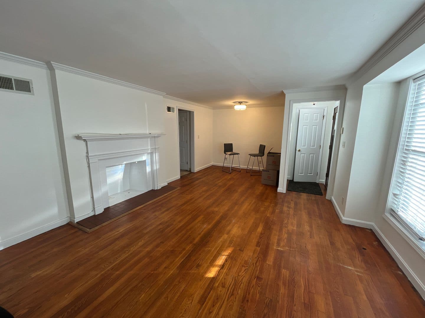 County Apartment: New Haven