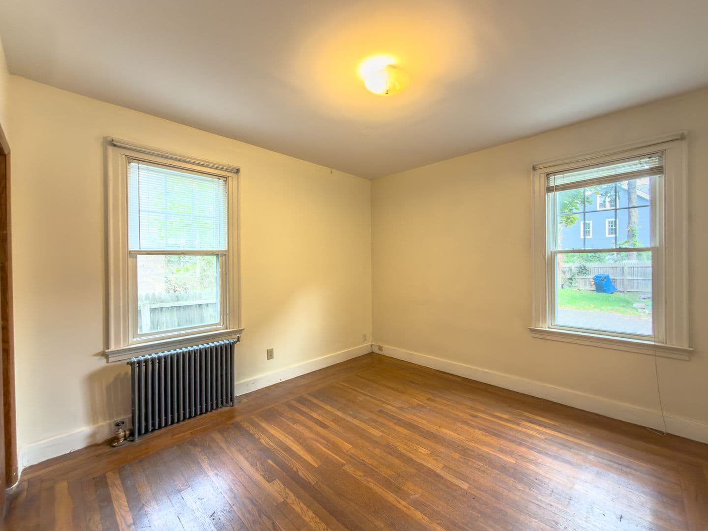 New Haven, Apartment: 27-29 Cottage Street