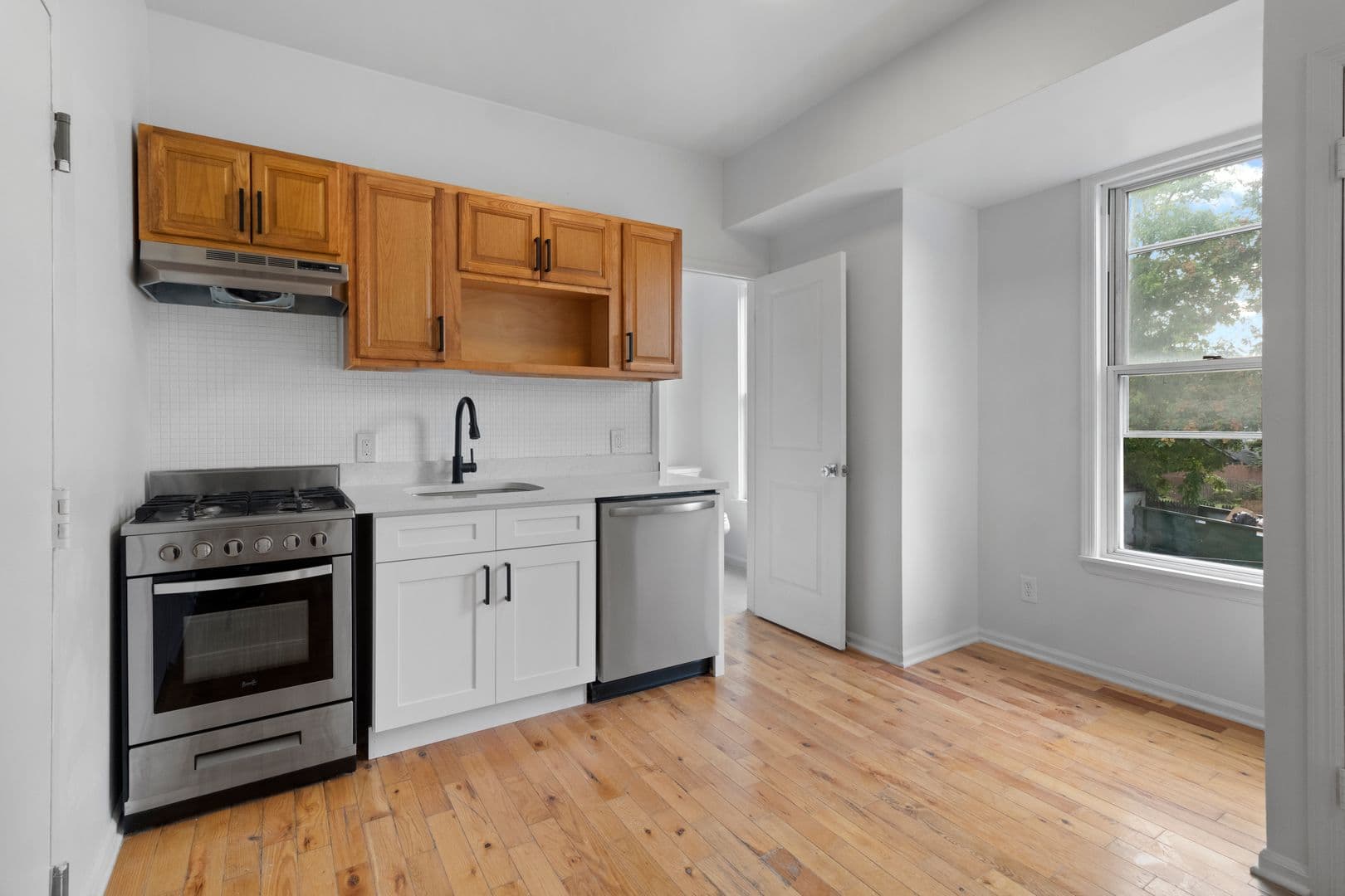 New Haven Apartment: 923 Elm St