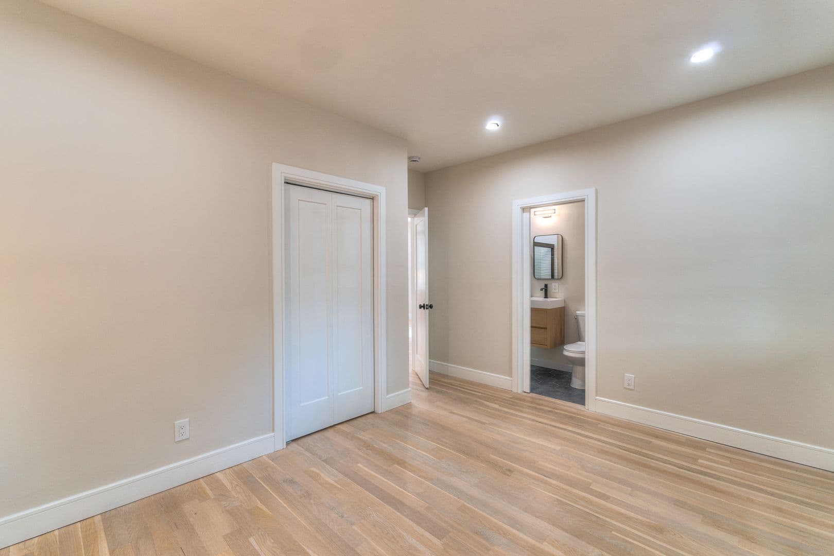 New Haven Apartment: 123 Winchester