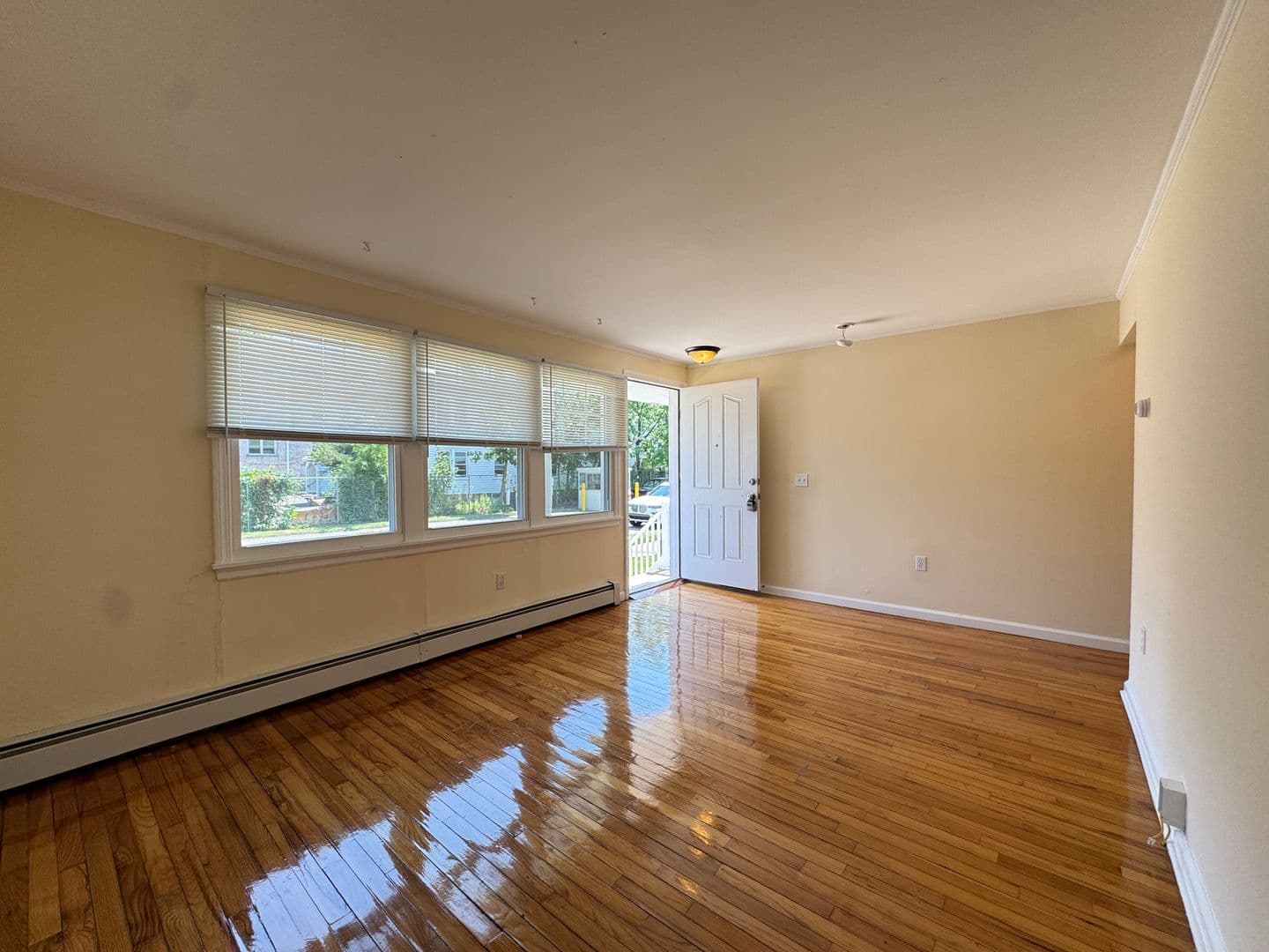 West Haven Townhome: 785 Savin Avenue