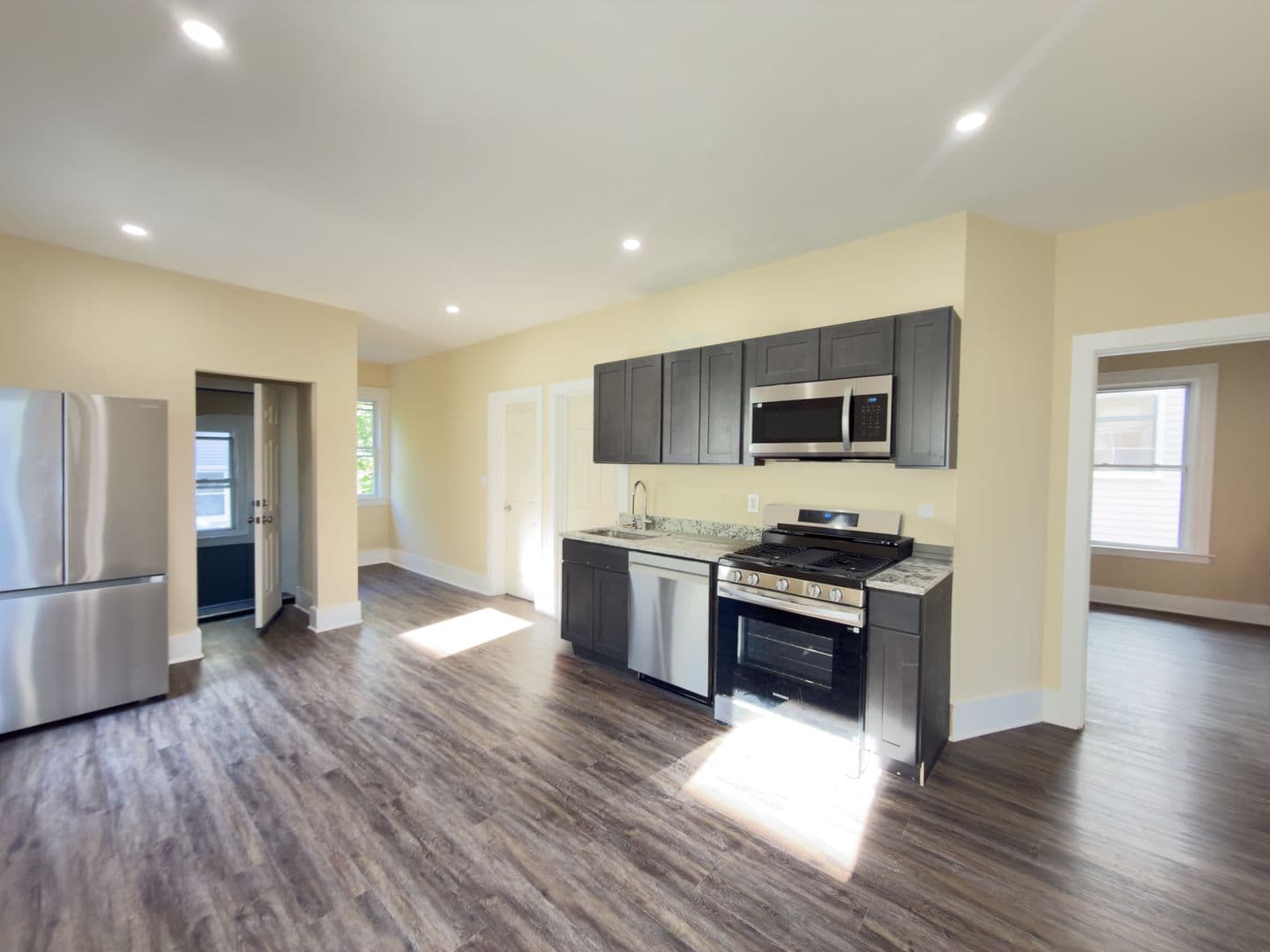 County Apartment: New Haven