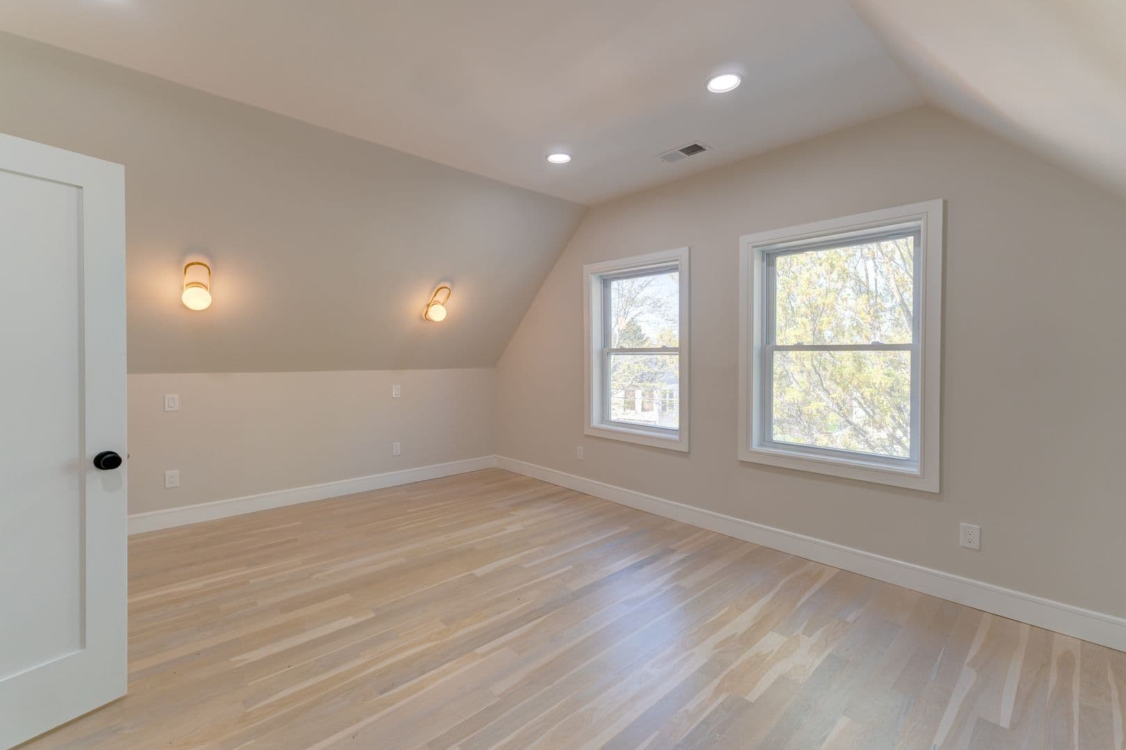 New Haven Apartment: 123 Winchester
