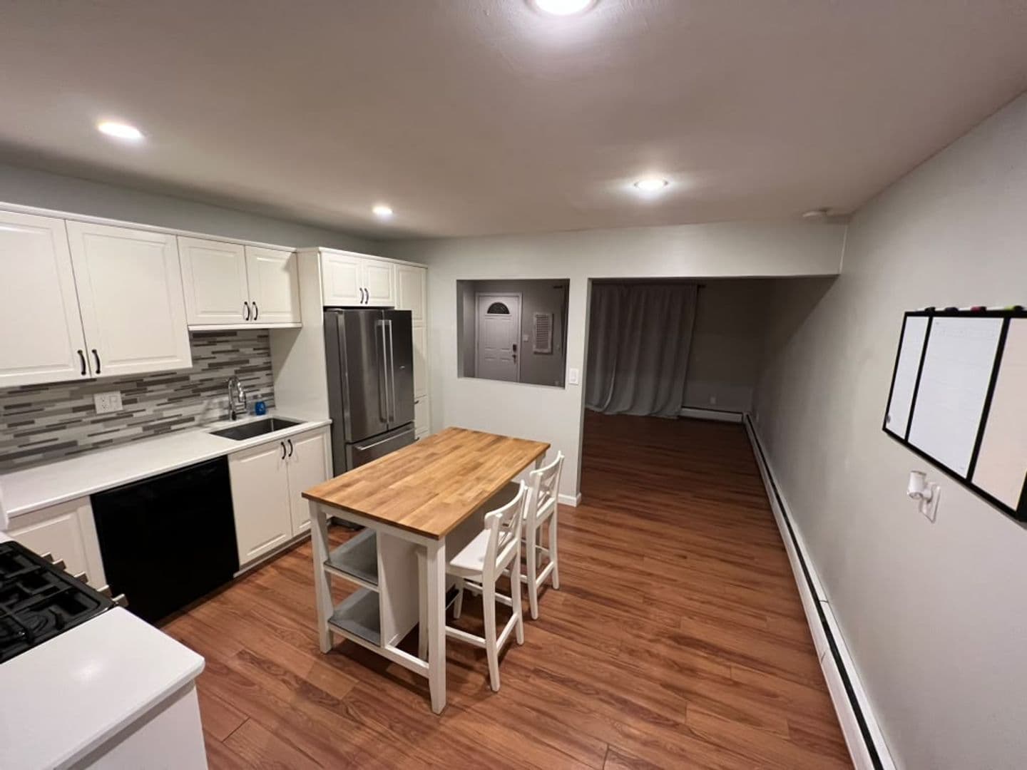 East Haven House: 31 Hellstrom Rd
