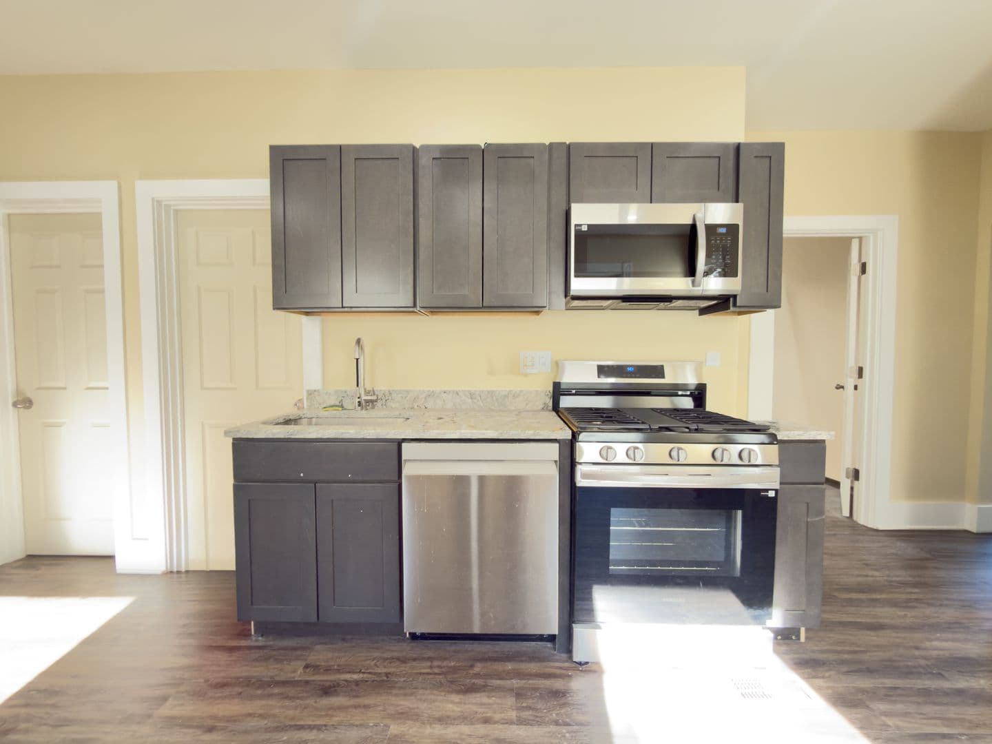 County Apartment: New Haven