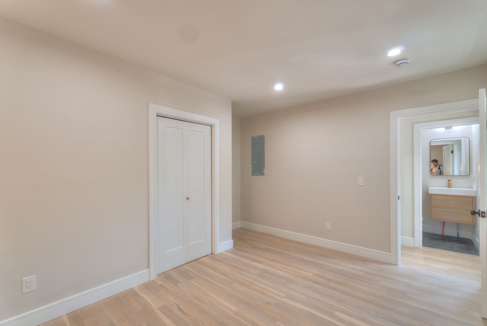 New Haven Apartment: 123 Winchester