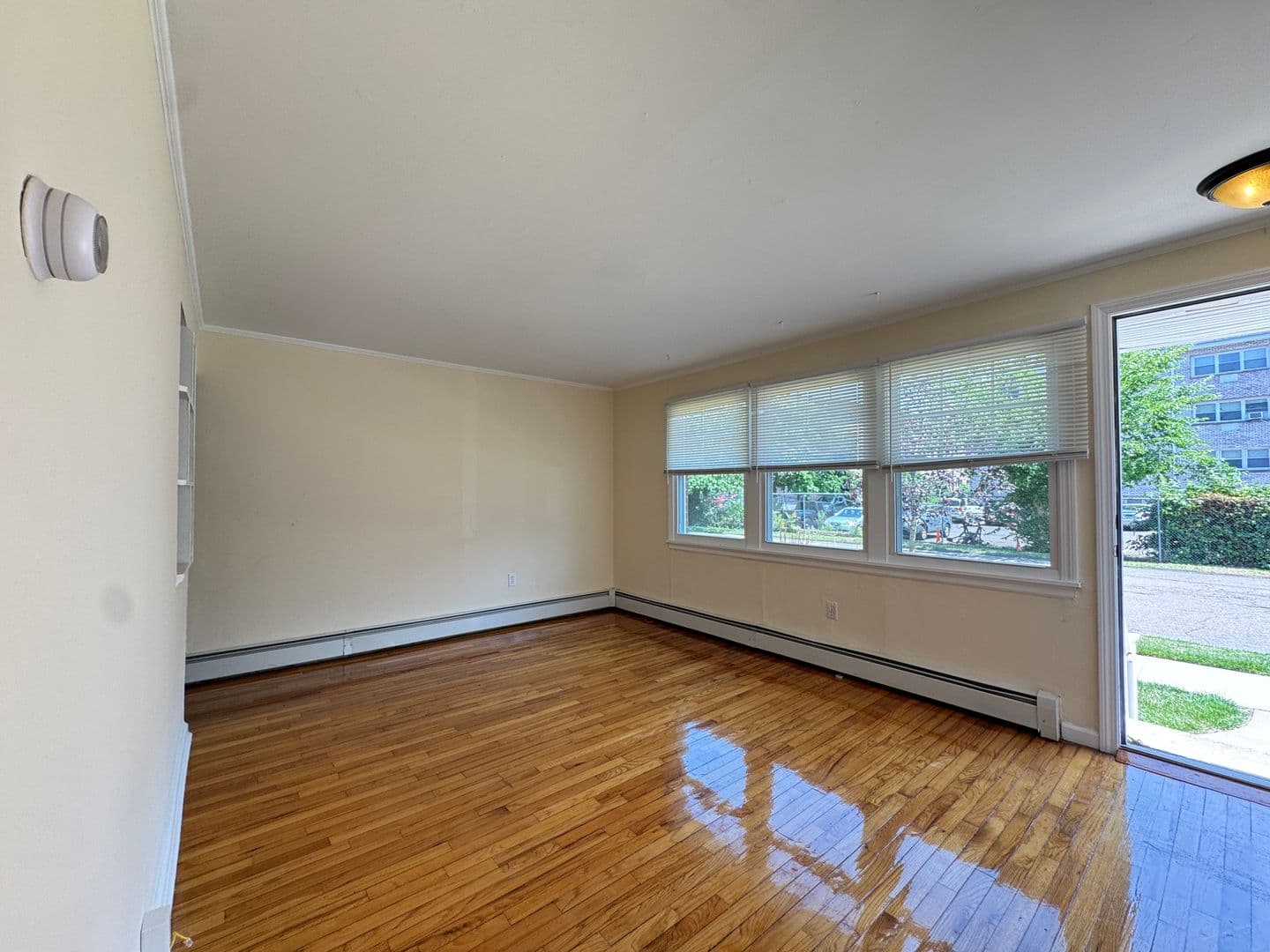 West Haven Townhome: 785 Savin Avenue