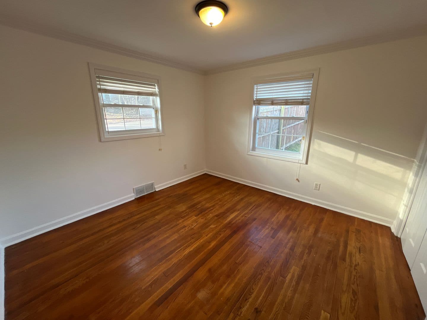 County Apartment: New Haven