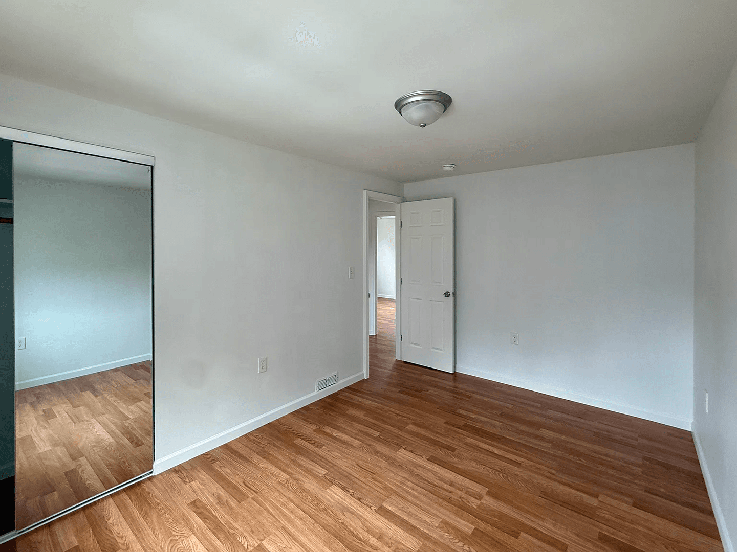 County Apartment: New Haven