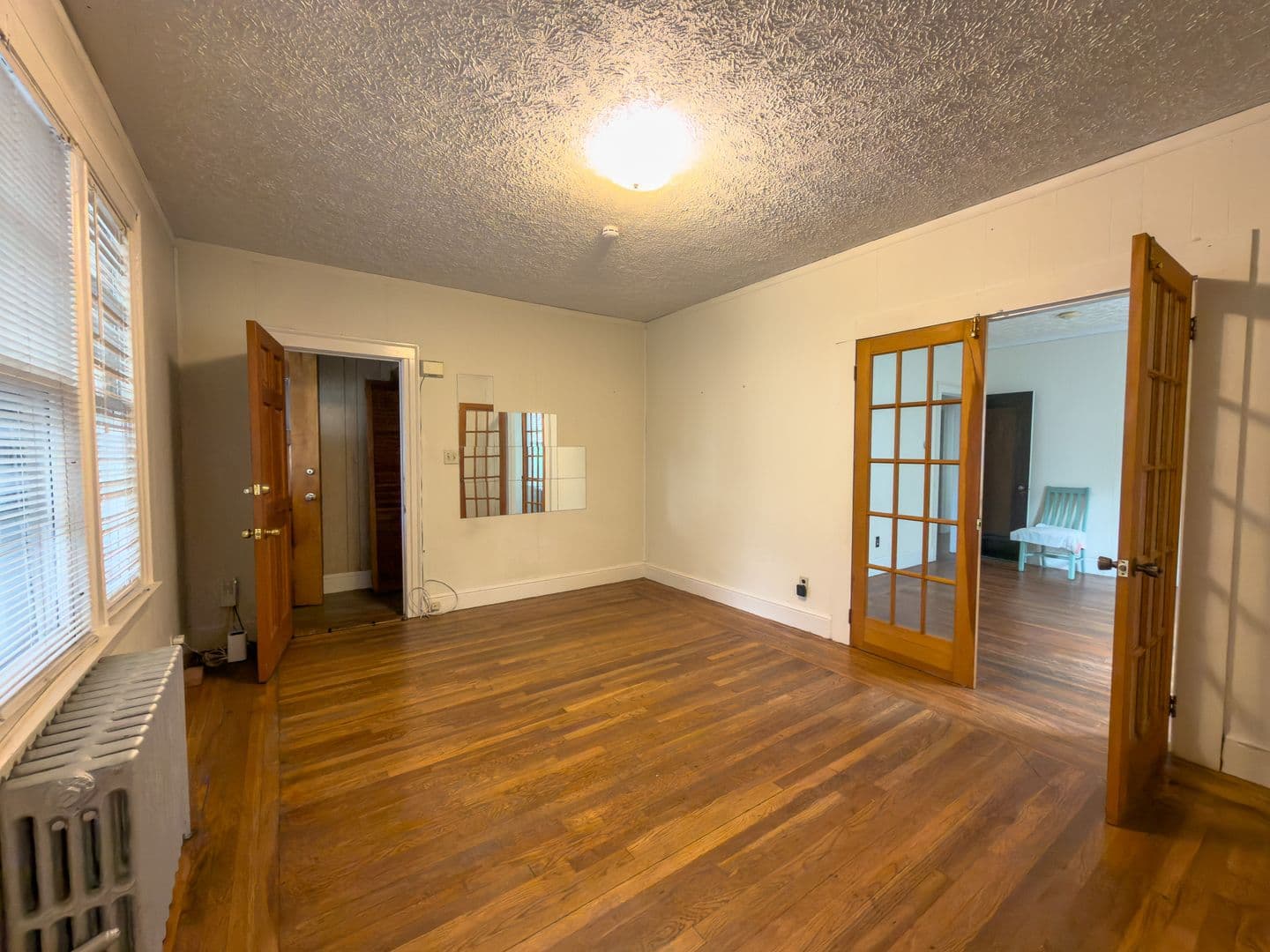 New Haven, Apartment: 27-29 Cottage Street