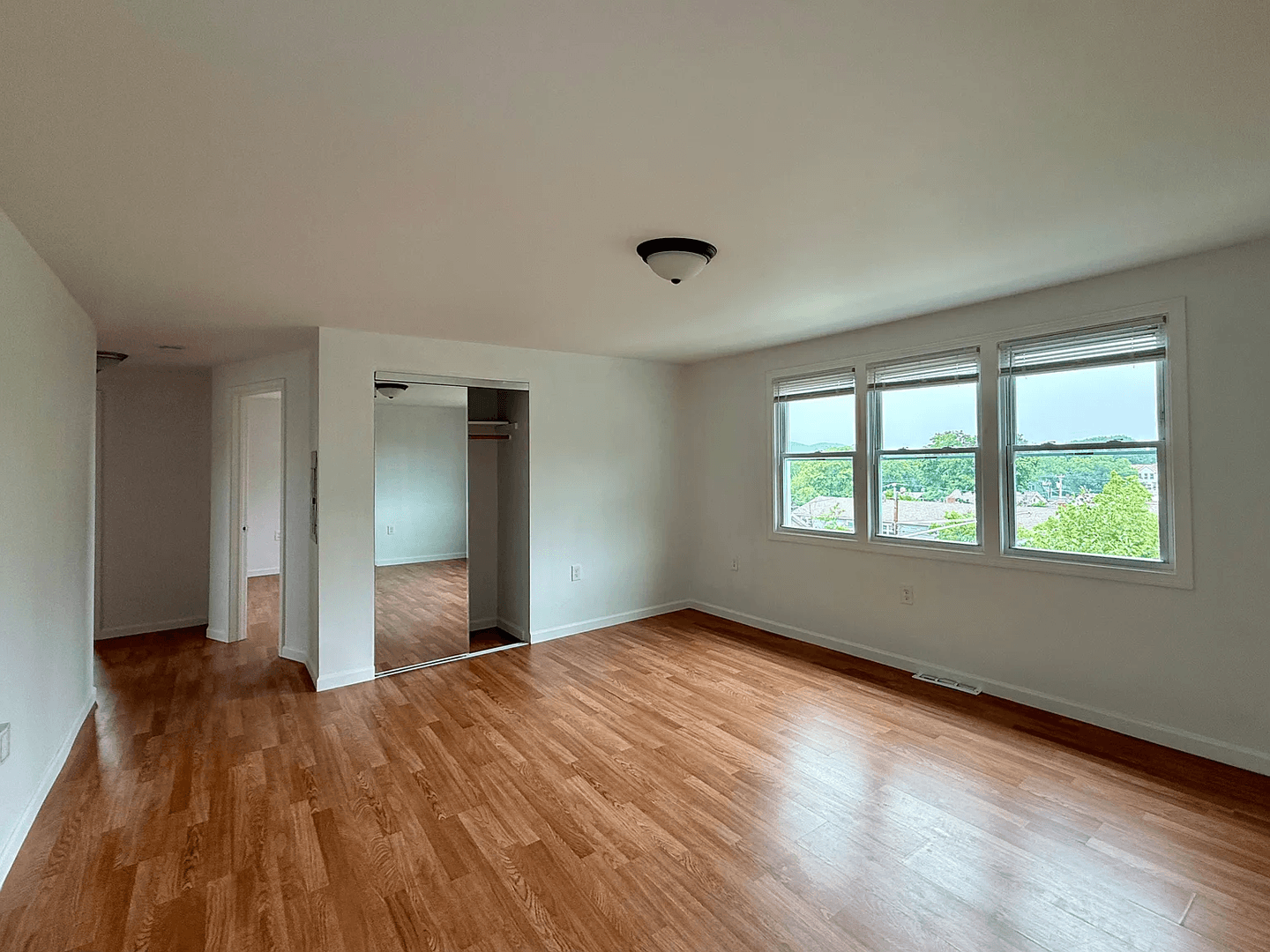 County Apartment: New Haven