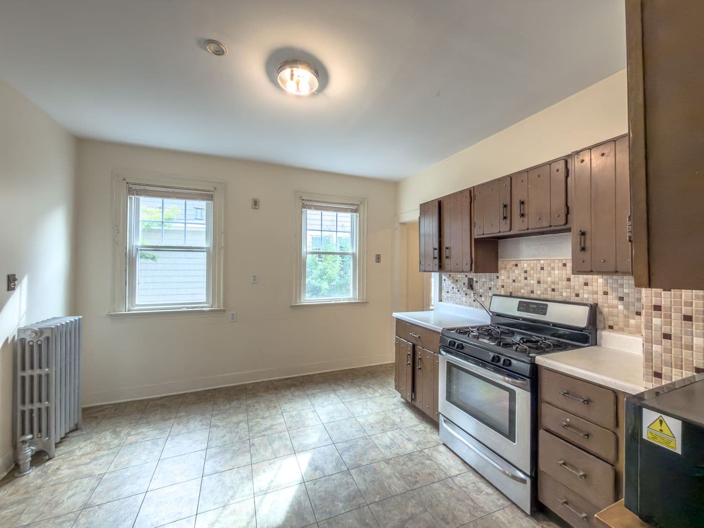 New Haven, Apartment: 27-29 Cottage Street