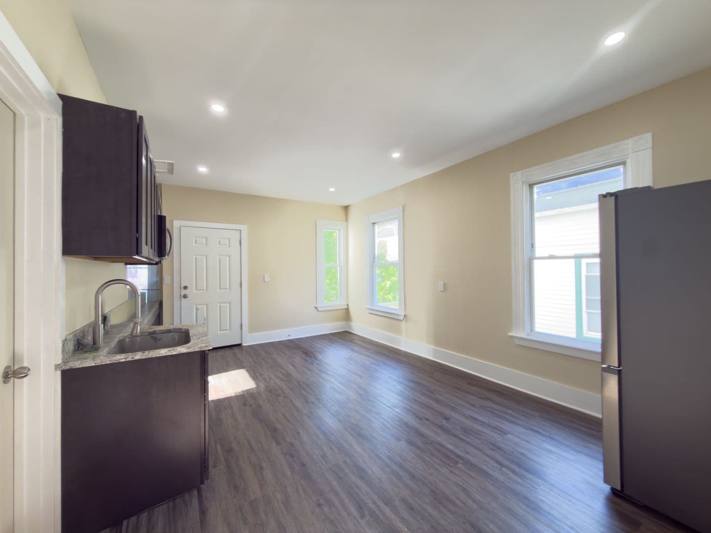County Apartment: New Haven