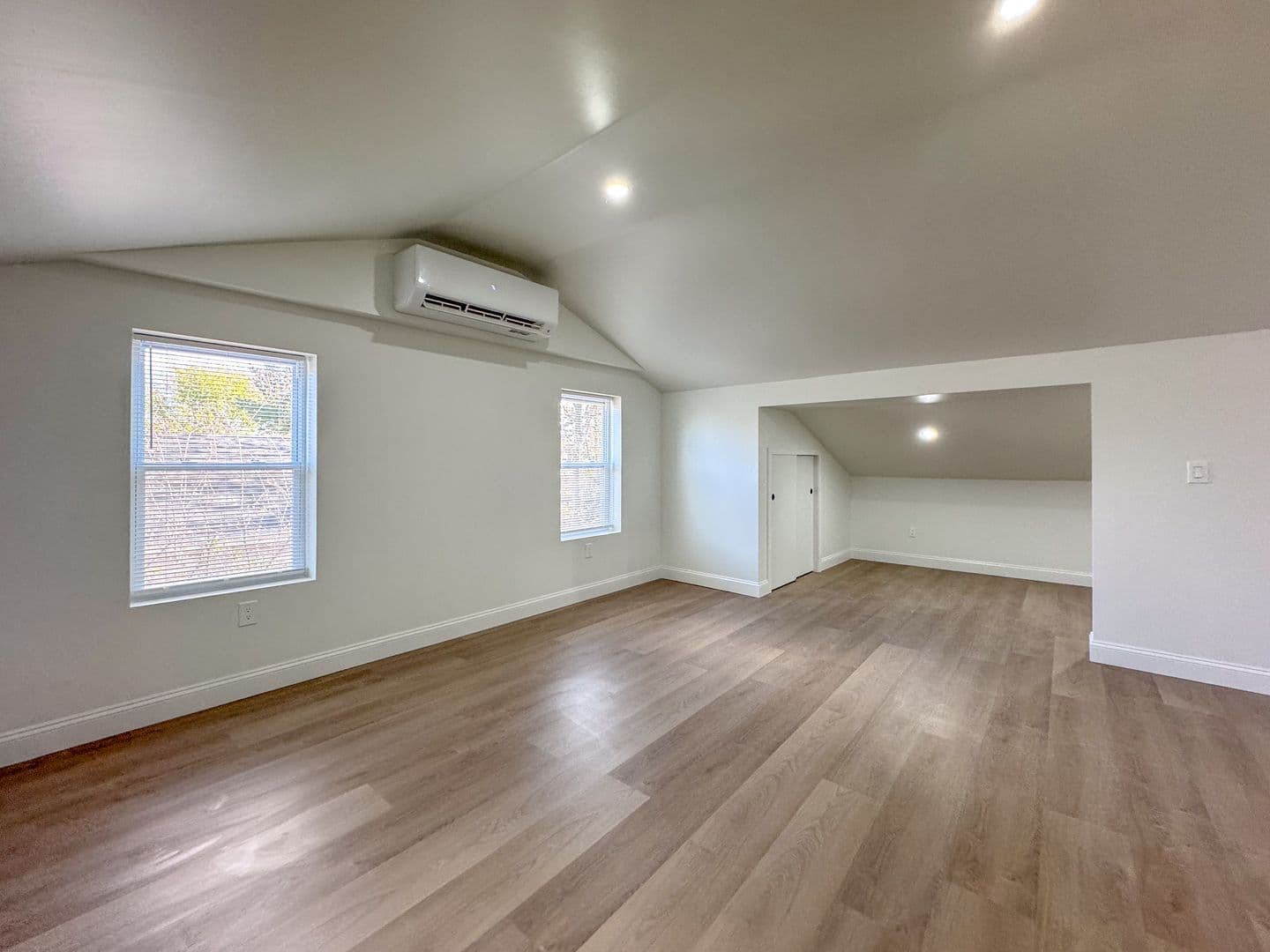 County Apartment: New Haven