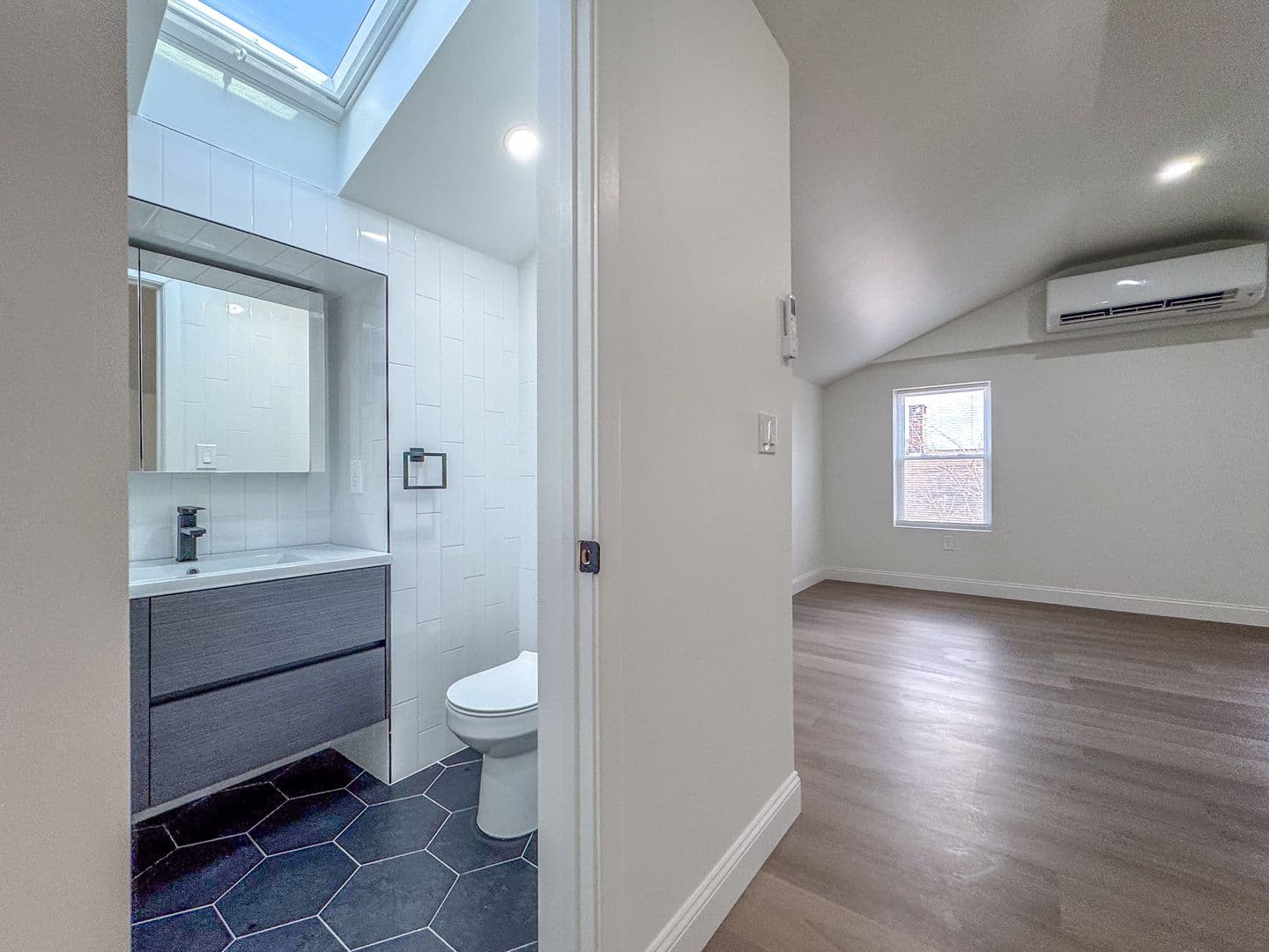 County Apartment: New Haven