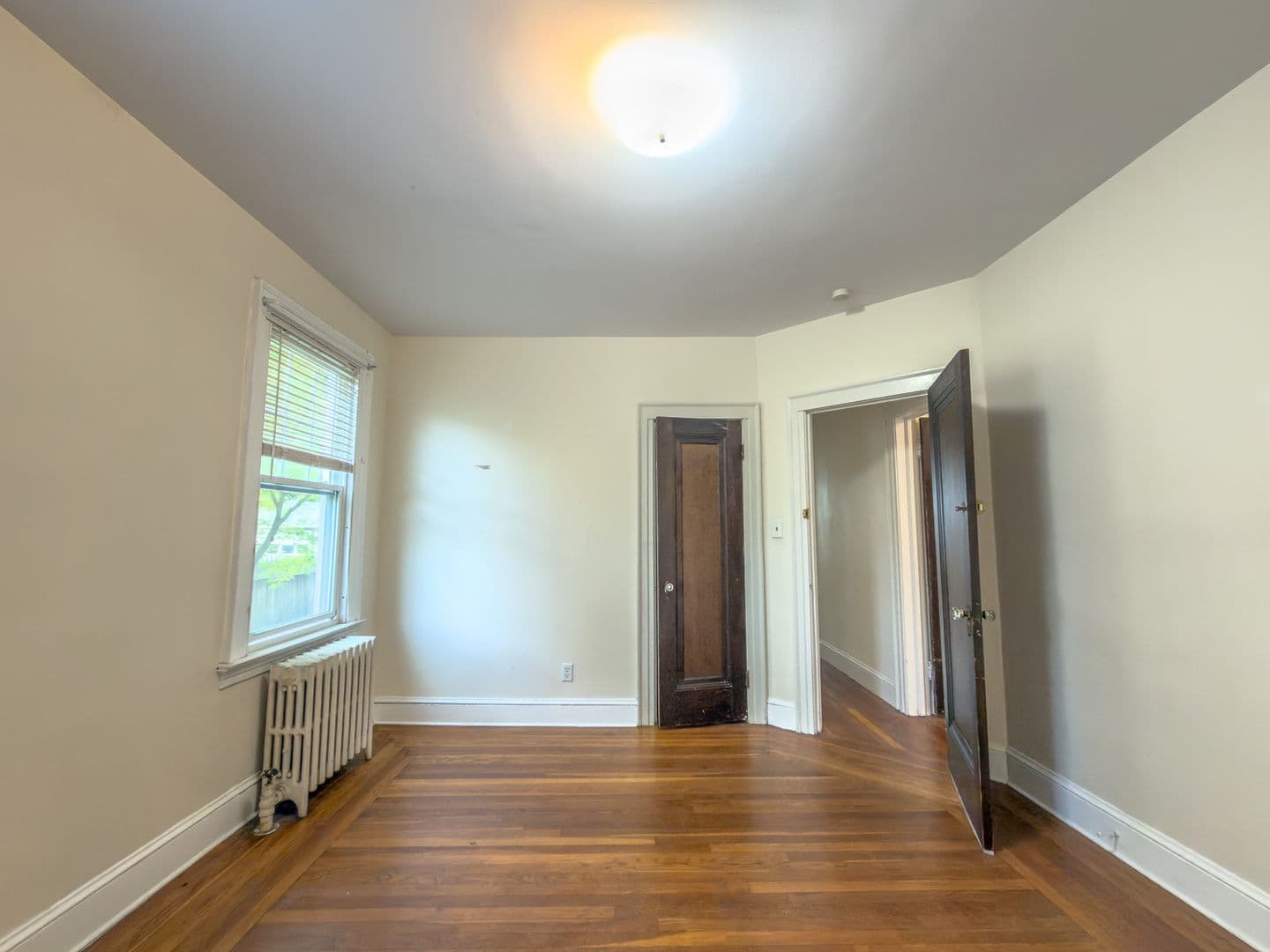 New Haven, Apartment: 27-29 Cottage Street